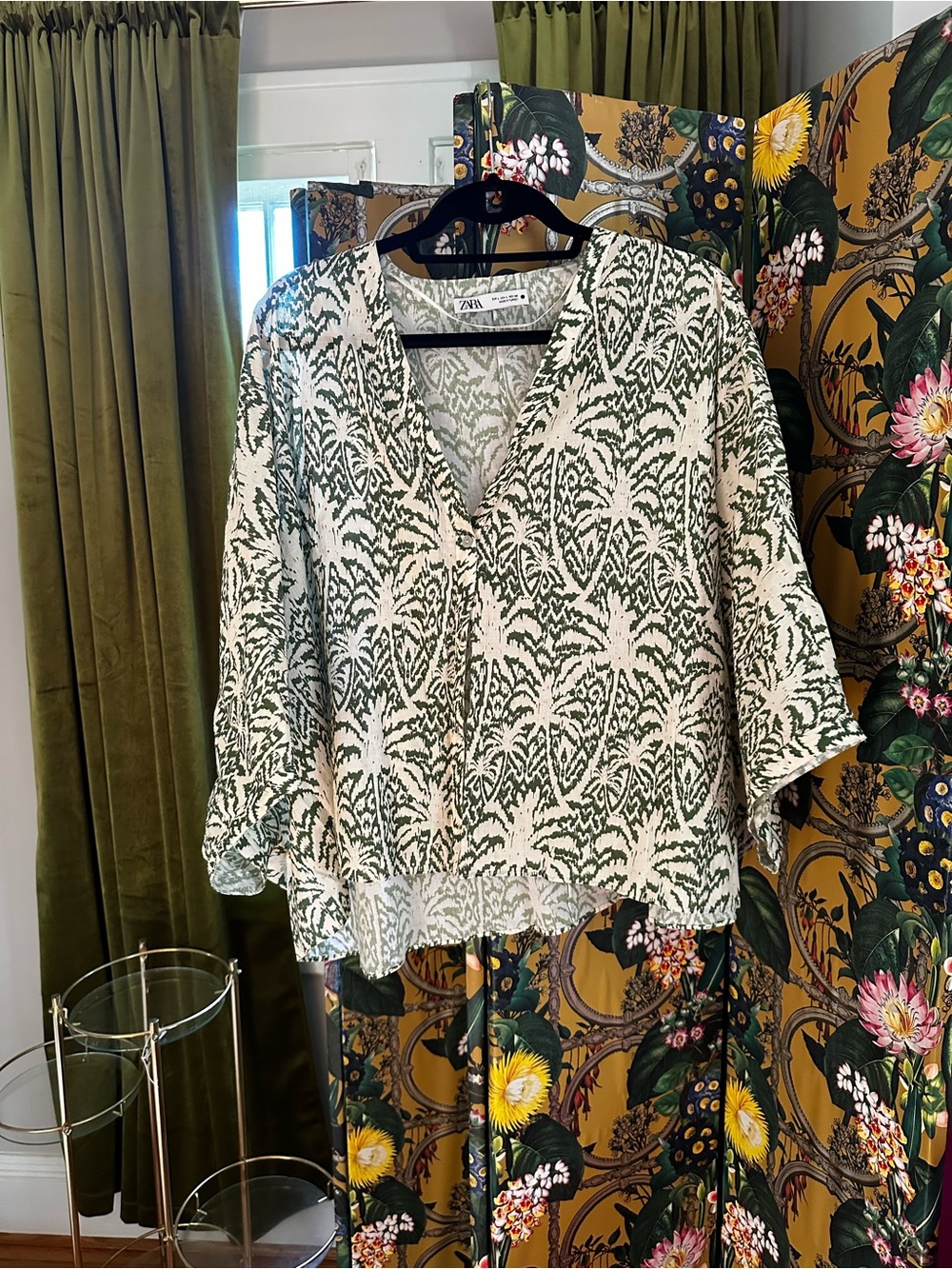 ZARA Green Patterned V-Neck Blouse Large L Tropical